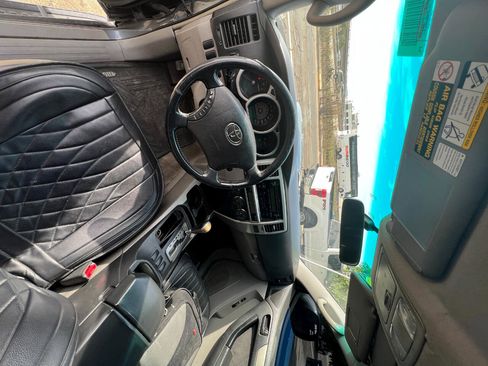 Used 2004 Toyota 4Runner Sport image 16