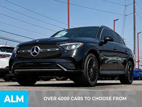 Used 2025 Mercedes-Benz GLC 300 4MATIC w/ AMG Line image 2