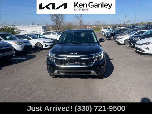 Certified 2024 Kia Seltos EX image 2