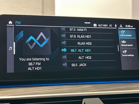 Certified 2023 BMW 530e w/ M Sport Package image 21