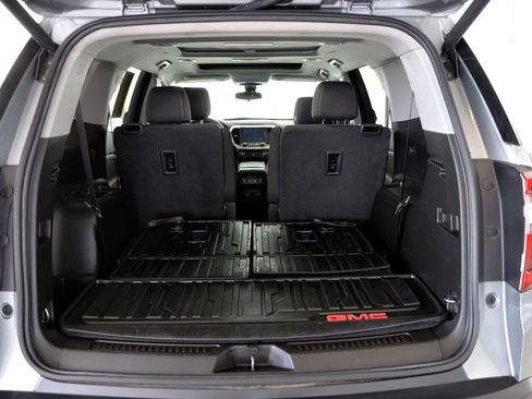 Used 2023 GMC Acadia SLE w/ Driver Convenience Package image 31