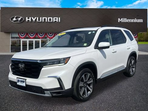 Used 2023 Honda Pilot Elite image 2