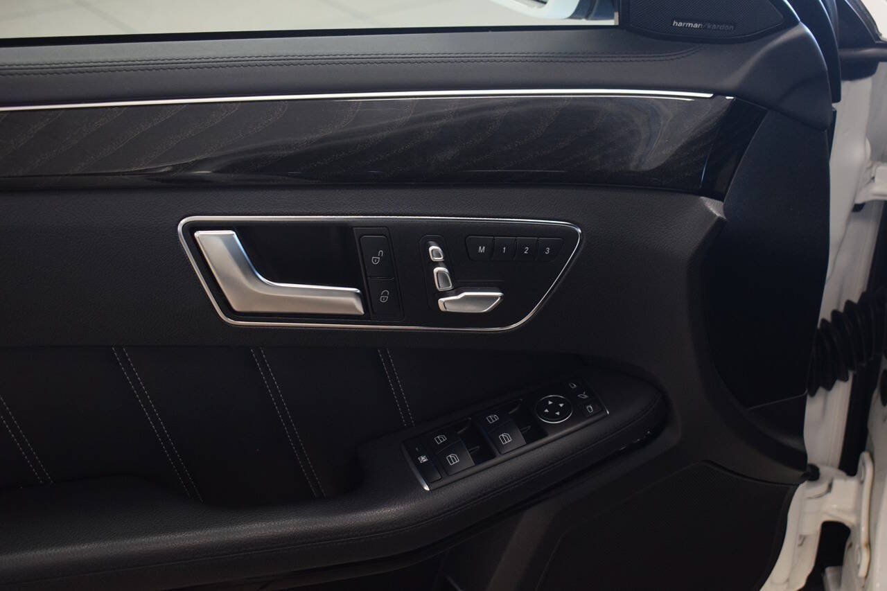 Used 2016 Mercedes-Benz E 400 Sedan image 17