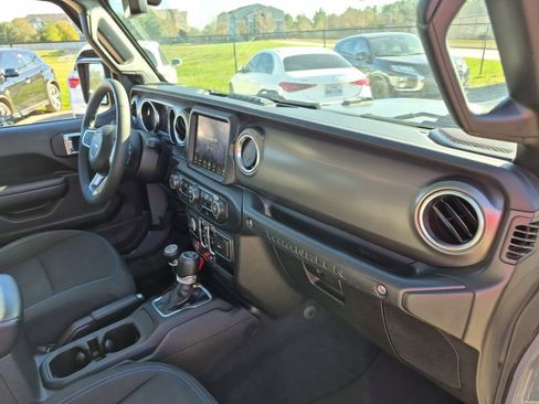 Used 2023 Jeep Wrangler Unlimited Rubicon 4xe w/ Cold Weather Group AWD/4WD image 72
