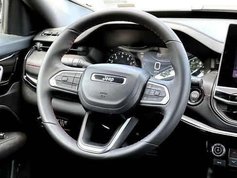Used 2026 Jeep Compass Trailhawk AWD/4WD image 30