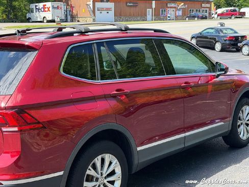 Used 2018 Volkswagen Tiguan SE AWD/4WD image 37