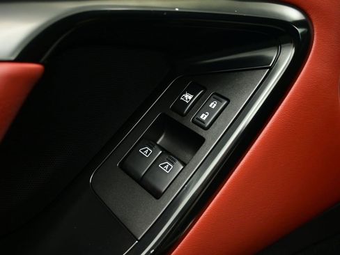 Used 2018 Nissan GT-R Premium w/ Premium Interior Package image 15
