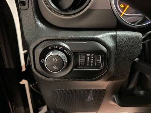 Used 2022 Jeep Gladiator Sport AWD/4WD image 32