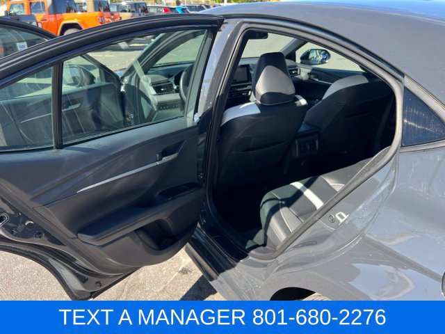 Used 2025 Toyota Camry SE FWD image 28