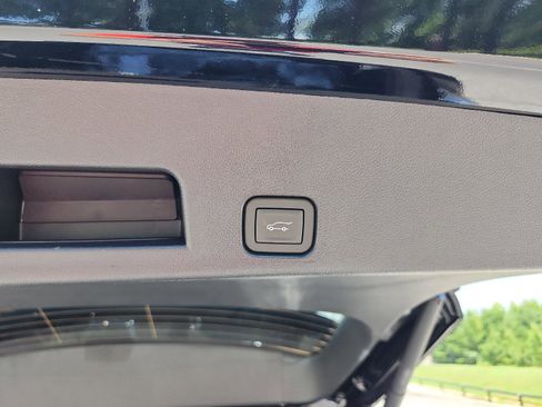 New 2025 Buick Enclave Avenir w/ Super Cruise Package image 10