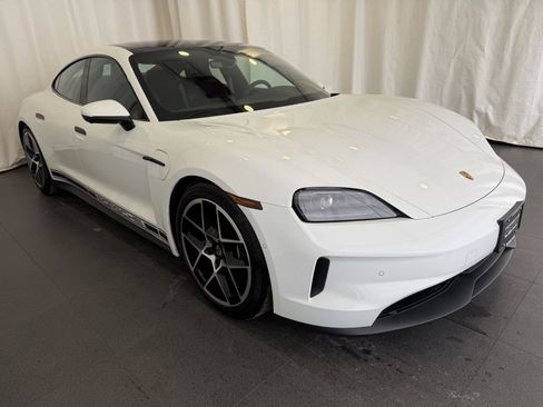 Used 2025 Porsche Taycan image 7