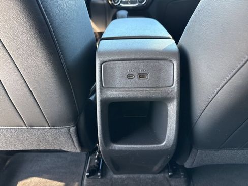 Used 2025 Chevrolet Equinox LT AWD/4WD image 30