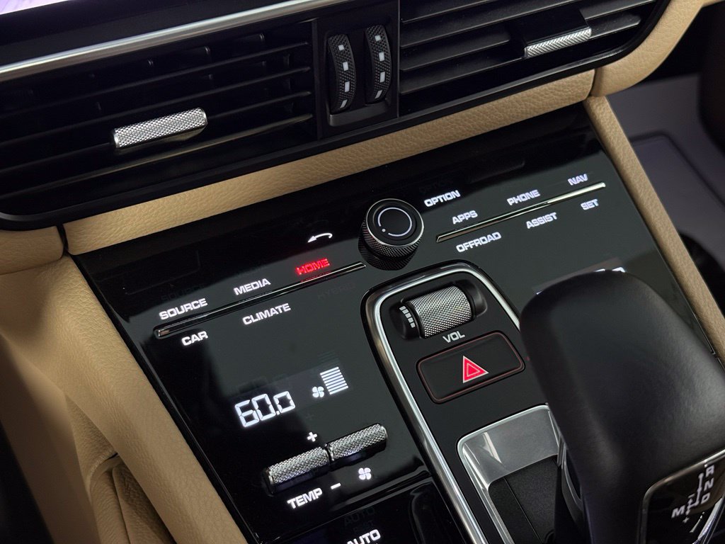 Certified 2023 Porsche Cayenne AWD/4WD image 32