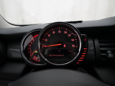 Used 2017 MINI Cooper 2-Door Hardtop image 2