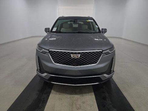 Used 2021 Cadillac XT6 Premium Luxury image 2