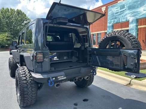 Used 2018 Jeep Wrangler Unlimited Sahara AWD/4WD image 48
