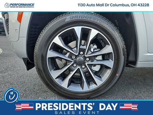 New 2025 Jeep Grand Cherokee Overland w/ Adv Protech Group III image 9