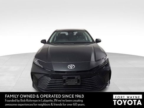 Used 2025 Toyota Camry LE FWD image 3