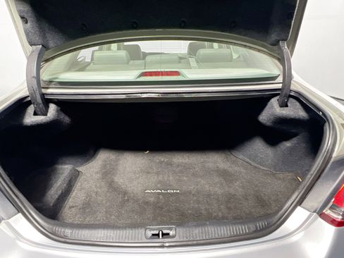 Used 2005 Toyota Avalon XLS image 33