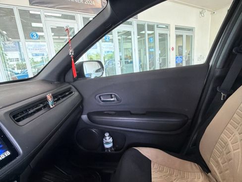 Used 2022 Honda HR-V Sport image 6