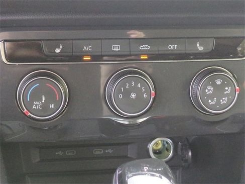 Used 2022 Volkswagen Tiguan S image 24