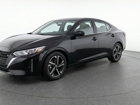 Used 2025 Nissan Sentra SV image 3