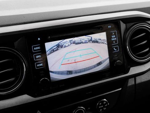 Used 2019 Toyota Tacoma TRD Off-Road image 19