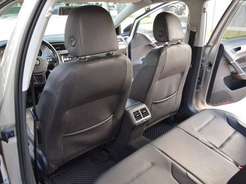 Used 2015 Volkswagen Golf TDI S FWD image 47