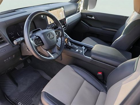 Used 2024 Lexus GX 550 image 13