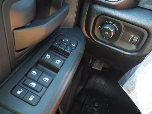 New 2026 RAM 5500 Tradesman w/ Chrome Appearance Group image 32