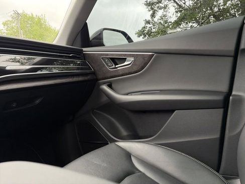 Used 2022 Audi Q8 Premium Plus image 25