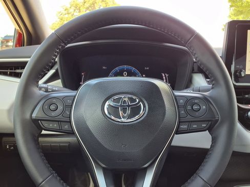 Used 2026 Toyota Corolla SE image 18