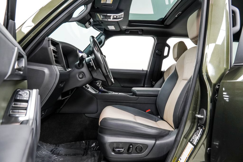 Used 2024 Lexus GX 550 AWD/4WD image 17