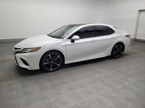 Used 2018 Toyota Camry XSE image 2