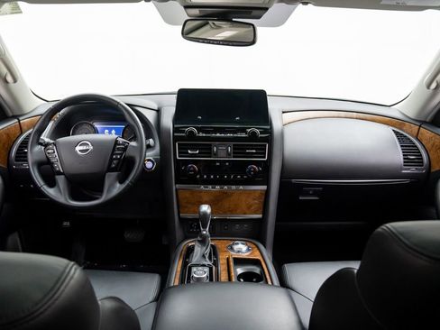 Used 2023 Nissan Armada SL w/ Captain's Chairs Package image 10