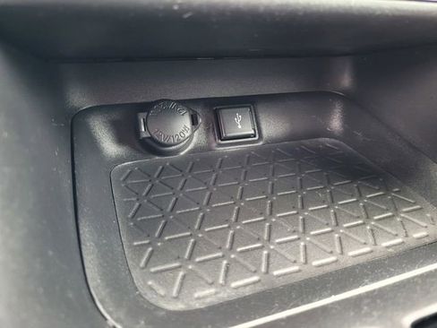 Used 2022 Toyota RAV4 XLE Premium FWD image 18