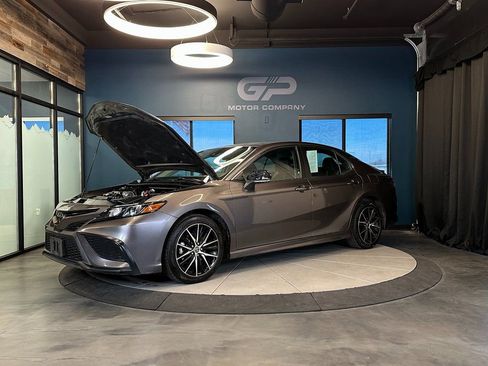 Used 2022 Toyota Camry SE image 22