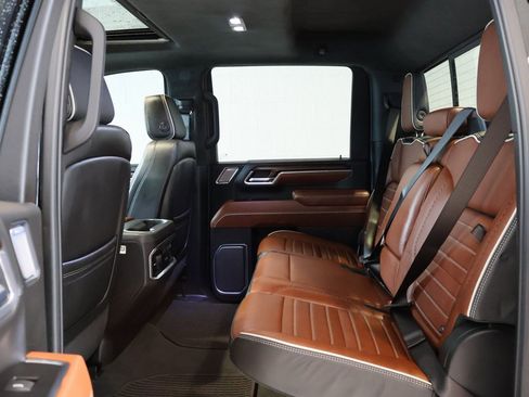 Certified 2025 GMC Sierra 2500 Denali Ultimate image 29