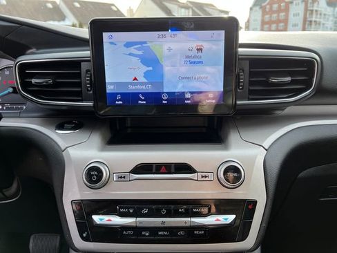 Certified 2022 Ford Explorer XLT w/ Equipment Group 202A image 21