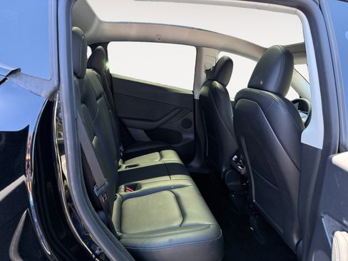 Used 2023 Tesla Model Y 2WD image 18