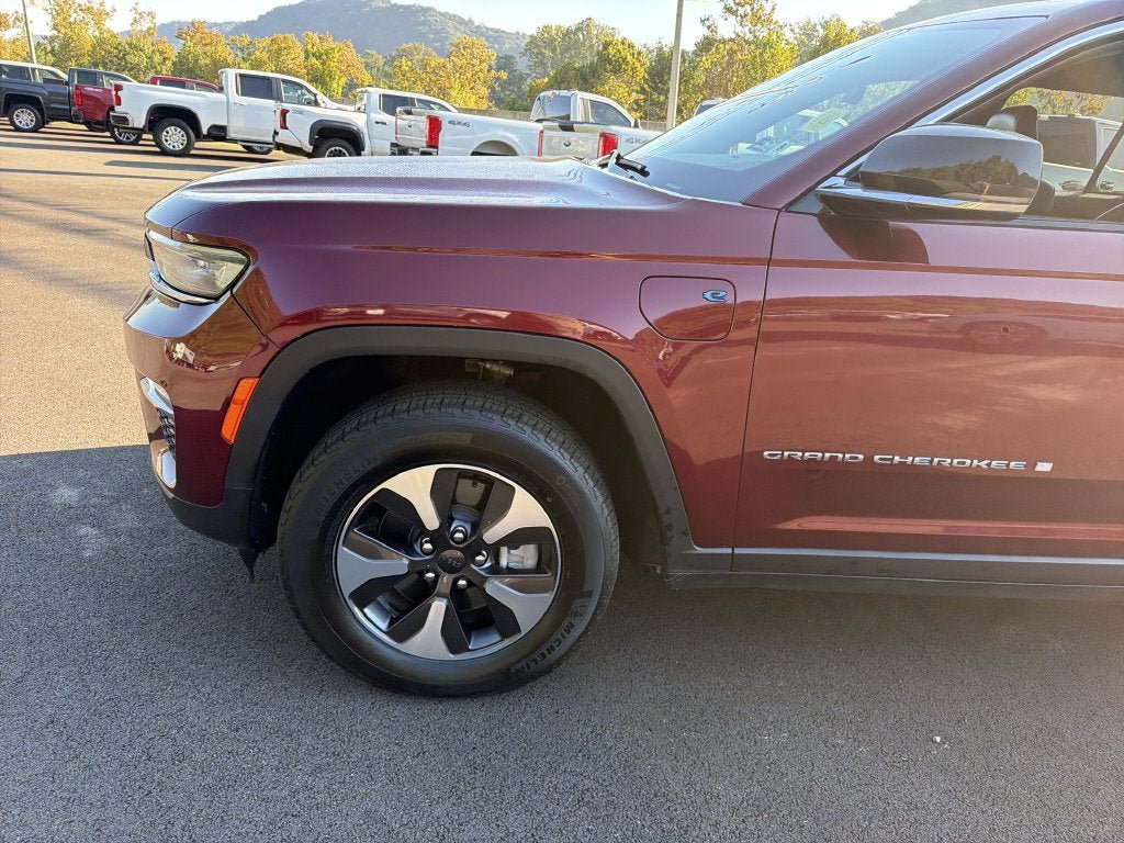 Used 2024 Jeep Grand Cherokee Limited 4xe AWD/4WD image 9