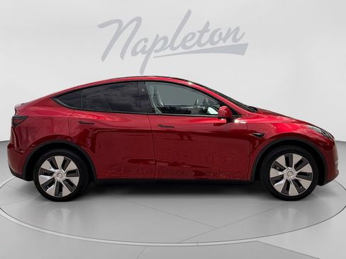 Used 2024 Tesla Model Y Long Range AWD/4WD image 7