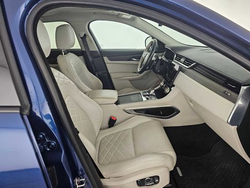 Used 2022 Jaguar F-PACE S image 10