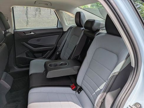 Certified 2025 Volkswagen Jetta SE FWD image 20