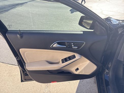 Used 2019 Mercedes-Benz GLA 250 4MATIC image 13