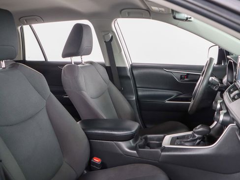 Used 2021 Toyota RAV4 LE image 26