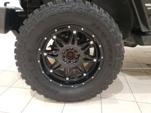 Used 2007 Jeep Wrangler Unlimited Sahara w/ Trailer Tow Group image 18