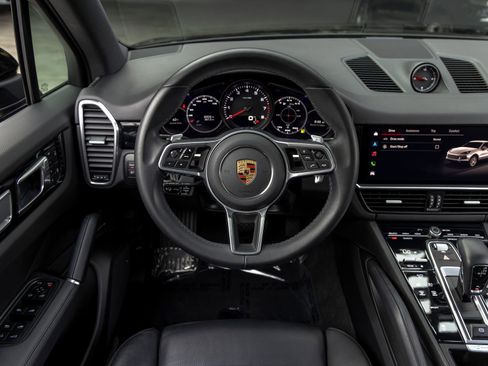 Certified 2023 Porsche Cayenne Platinum Edition AWD/4WD image 39
