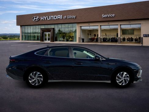New 2026 Hyundai Sonata Blue FWD image 9