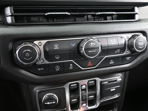 New 2026 Jeep Gladiator Sport image 19